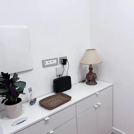 Dima Cute Flat In דירה רומא