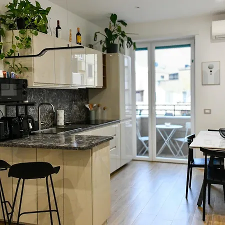 Dima Cute Flat In アパート *